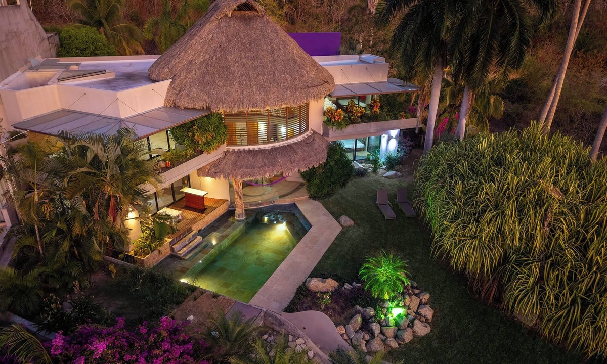 Crucecita Villa | Waterfront Villa | Marina Chahue View + Pool