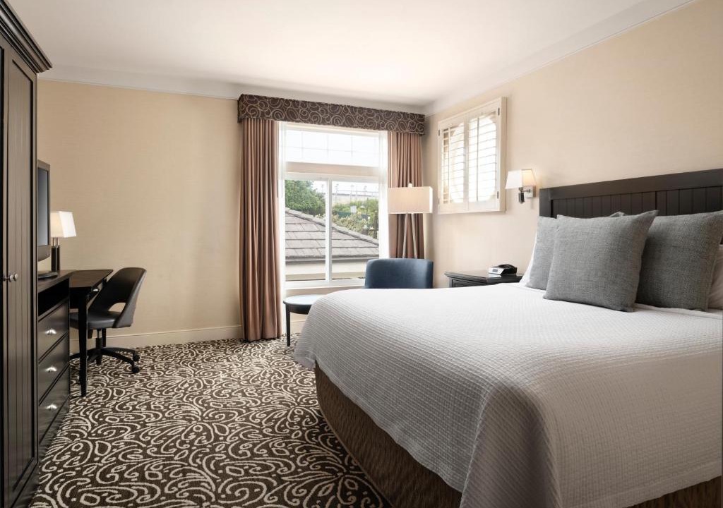 Carlsbad Hotel | West Inn & Suites