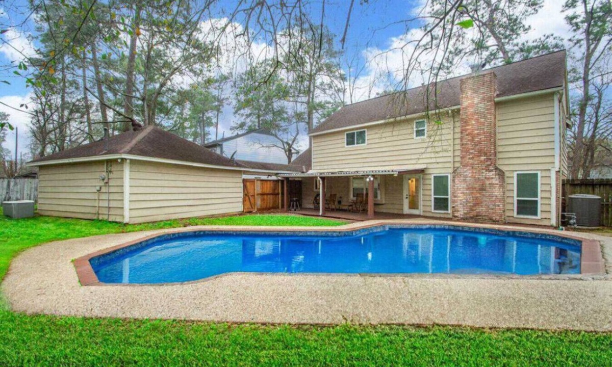 Ponderosa Forest House | World Cup home with private pool near airport⁠