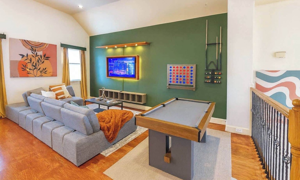 Woodlake - Briar Meadow House | World Cup Urban Escape|Galleria w/King Bed & Pool