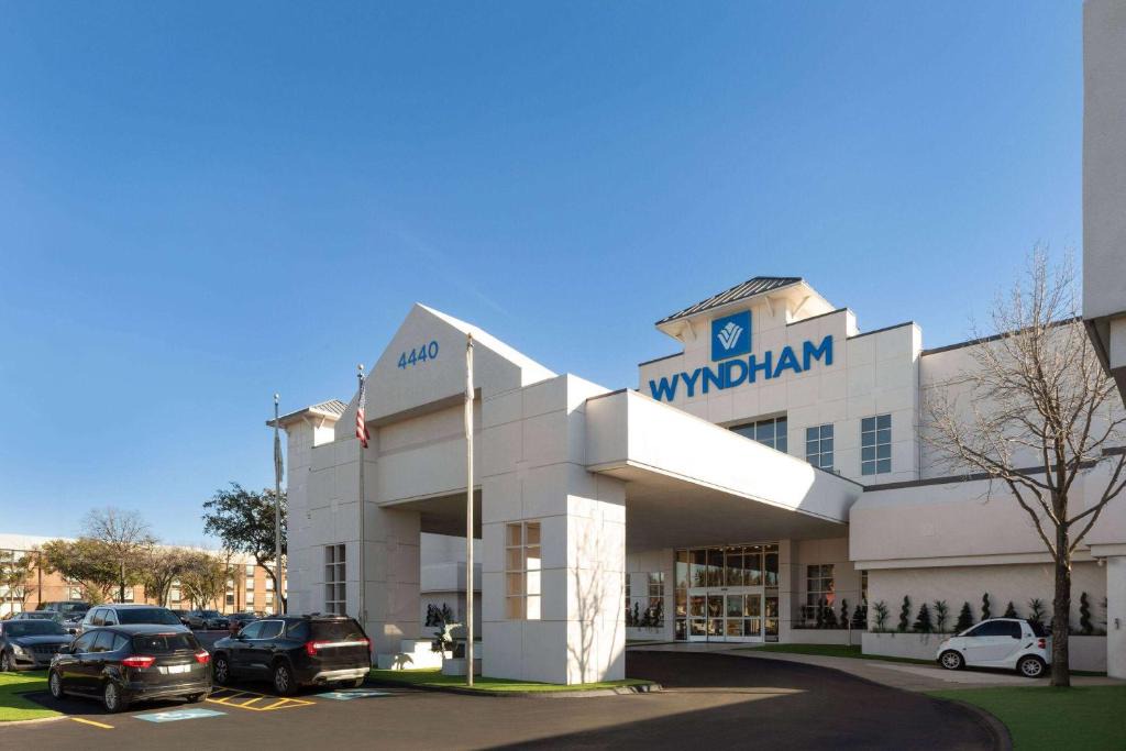 Irving Hotel | Wyndham DFW Airport