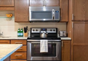 18th FL Stylish CozySuites w/pool, gym #3