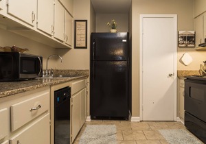 4 Bedroom 2 Bathroom Comfortable Furnished Home 10960 E fuller Pl