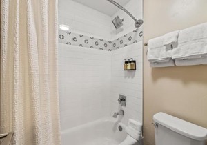Bear Claw 308 - Premier Ski-in Ski-out, Winter Shuttle & Slope-views!