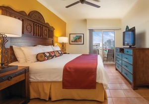 Beautiful resort in the heart of it all!
