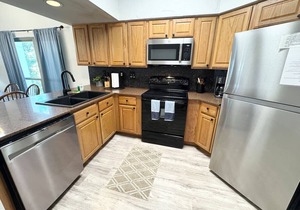 Comal River Retreat | WiFi | Sleeps 8 | Pool