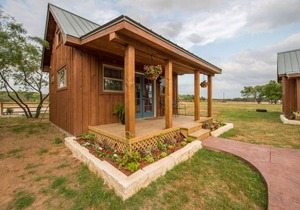 Country Tiny House - 10min to Silos at Magnolia (#1)