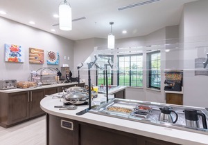King Suite. Free Breakfast. Outdoor Pool.