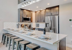 Slopeside Villa 135 I Private Hot Tub I Ski Views I Bunk Room I Fire Table I Discounted Attractions