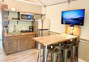 Son's Rio Cibolo Birdhouse Cabin #22 Brand New Cabins Overlooking Beautiful Spring Fed Creek!