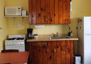 Sunfish Studio 7: Firepit, Grill, Pet Friendly!