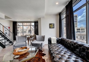 The Littlefields by Lodgewell, Corner Loft Trio of Balconies