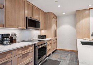 Unparalleled 4BR Penthouse 360° Vail & Beaver Creek Views Luxury Retreat