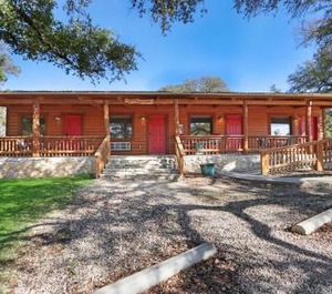Wimberley Log Resort 