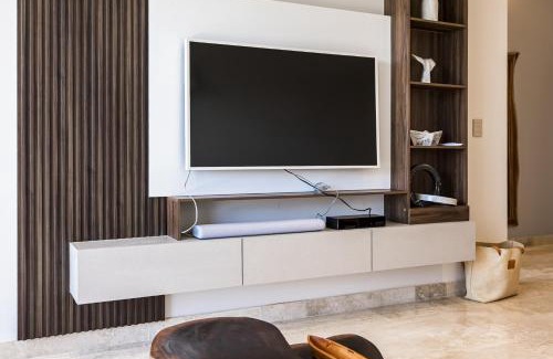 Playa Paraiso Apartment | Breeze Oasis C- 203