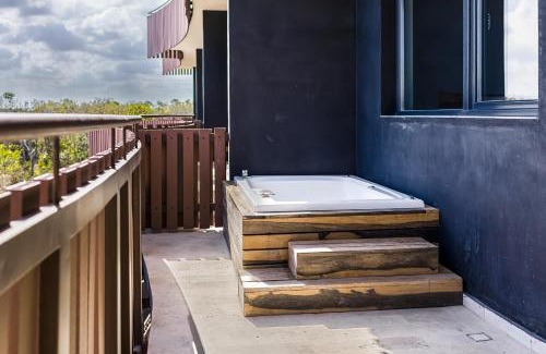 Playa Paraiso Apartment | Breeze Oasis C- 203