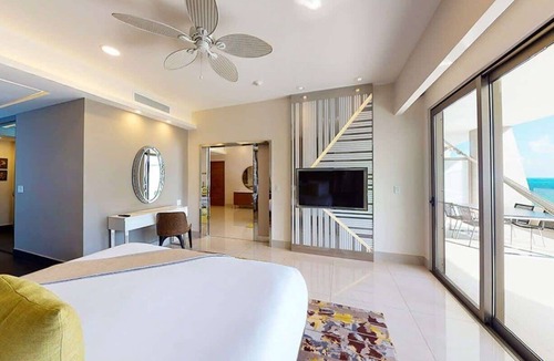Downtown Cancun Resort | 1-bedroom resort in fabulous Cancún with Kitchen and AC.