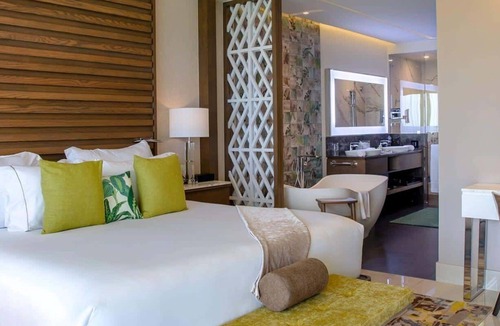 Downtown Cancun Resort | 1-bedroom resort in fabulous Cancún with Kitchen and AC.