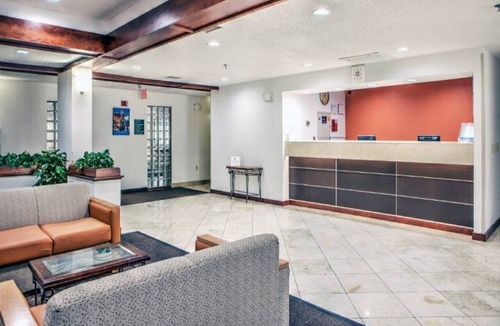 Dallas Apartment | 1 King Bed|Mobil Access Tub,Nsmk
