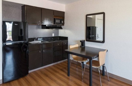 Dallas Apartment | 1 King Bed|Suite,Smk,Sofa-Bed