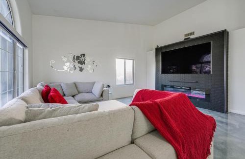 Maryvale House | < 1 Mi to Talking Stick Amp! Family Escape w/Pool
