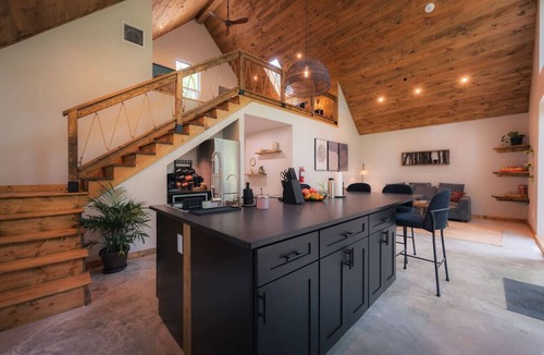 Conroe Cabin | #1 Passionflower at Lost Forest Cabins