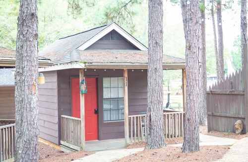 Ramer Apartment | 1 rm cabin, shared bth house, at Kick Back Ranch.