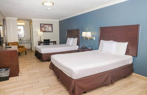 McAllen Hotel | 1 Unit Family Getaway 2 Queen Beds, Cozy Pool & Free Parking