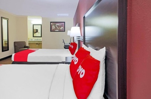 McAllen Hotel | 1 Unit | Stylish Premium 2 Queen Bed Escape Pool, Pets Welcome & Free Parking
