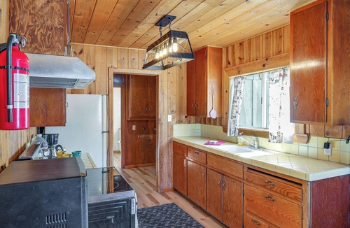 Tehachapi Cabin | 10 Mi to Tehachapi Mountain Park: Mtn-View Cabin!