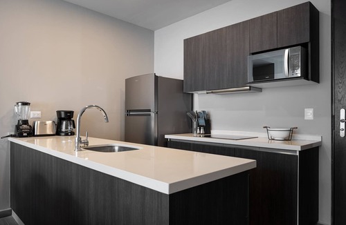 Monterrey Apartment | 15th Floor City & Mountain Views with Pool & Gym