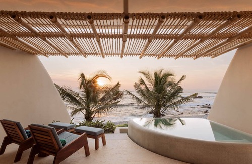 Saladita Villa | 1BR cozy suite in Surfing Paradise Saladita (LP PAPAYA 201)