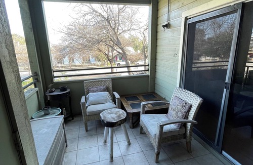 Heritage Condo | 2/2 Condo in Historic District Walking Distance to EVERYTHING!