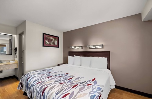 Las Colinas Hotel | 2 Affordable DFW Stay! Pet-Friendly | Free Parking/Shuttle | Close to Six Flags