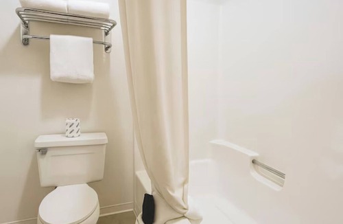Wolf Point Hotel | 2 Affordable Rooms Perfect for Short Visits - Borge Park Complex - 1.1 miles
