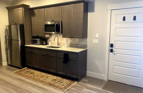 Monument Apartment | 2 bed/2 bath suite w/lake & mountain views, 10 min. from Colo. Springs & USAFA