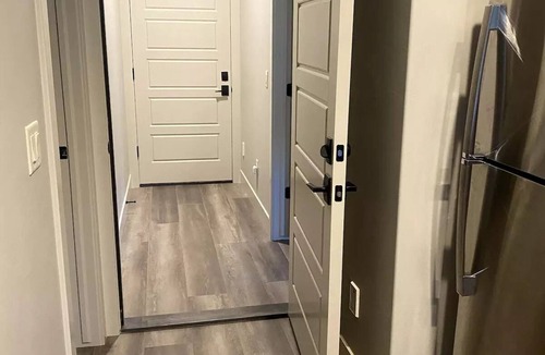 Monument Apartment | 2 bed/2 bath suite w/lake & mountain views, 10 min. from Colo. Springs & USAFA