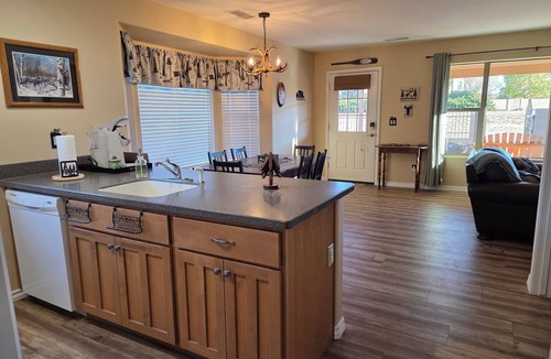 Williamson Cottage | 2 Bedroom Charming Cottage in Williamson Valley