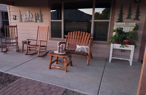 Williamson Cottage | 2 Bedroom Charming Cottage in Williamson Valley