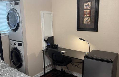 Woodlake - Briar Meadow Apartment | 2-bedroom flat in beautiful Houston near Galleria
