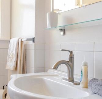 Poets Corner Apartment | 2 - Berkeley Private 1 Bedroom Apartment with Laundry