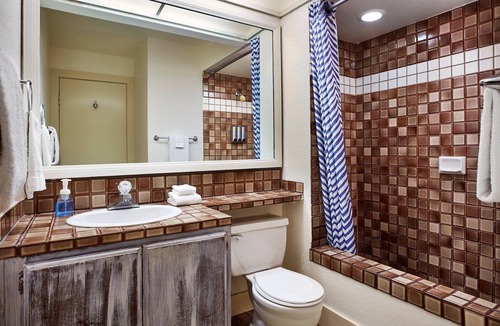 Avalon Hotel | 2 Charming Units Near Descanso Beach – 9 Min Walk to Shore