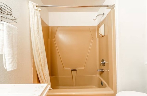 Brownsville Hotel | 2 Convenient Rooms for a Comfortable Stay near Historic Brownsville Museum