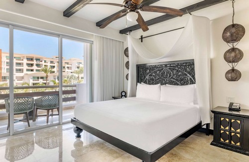 Zona Hotelera Hotel | 2 Elegant 3BR Suites w/Ocean View – 5-Min Drive to Historic Plaza Mijares