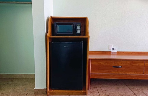 Edinburg Apartment | 2 Full Bed|Smoking|Edinburg, TX