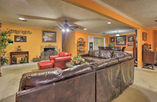 West Arlington House | 2 Mi to Lake Arlington: Spacious Escape w/Deck