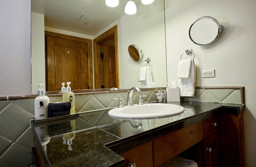 Vail Hotel | 2 Modern Units in Vail w/Gym | 0.8 mi to Adventure Ridge