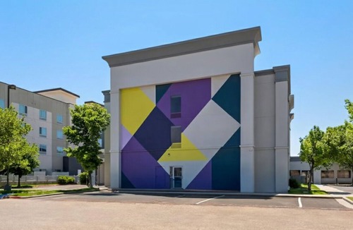 Amarillo Hotel | 2 Perfectly Situated Rooms w/Microwave + Walkable Dining Options
