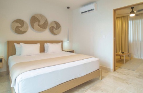 Downtown Hotel | 2 Pet-Friendly Downtown Suites | Rooftop Sun Terrace & Infinity Pool