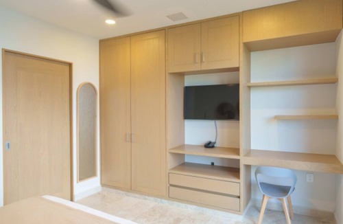 Downtown Hotel | 2 Pet-Friendly Downtown Suites | Rooftop Sun Terrace & Infinity Pool
